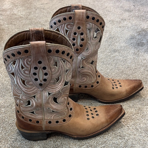 Ariat Women’s Cowboy Boots - Picture 1 of 4